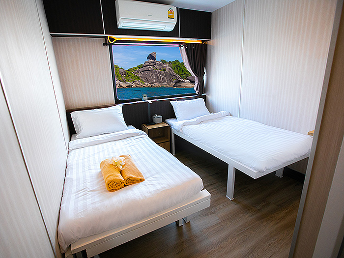 Koon 9 Boat Photo #11 / Phi Phi Short Cruise